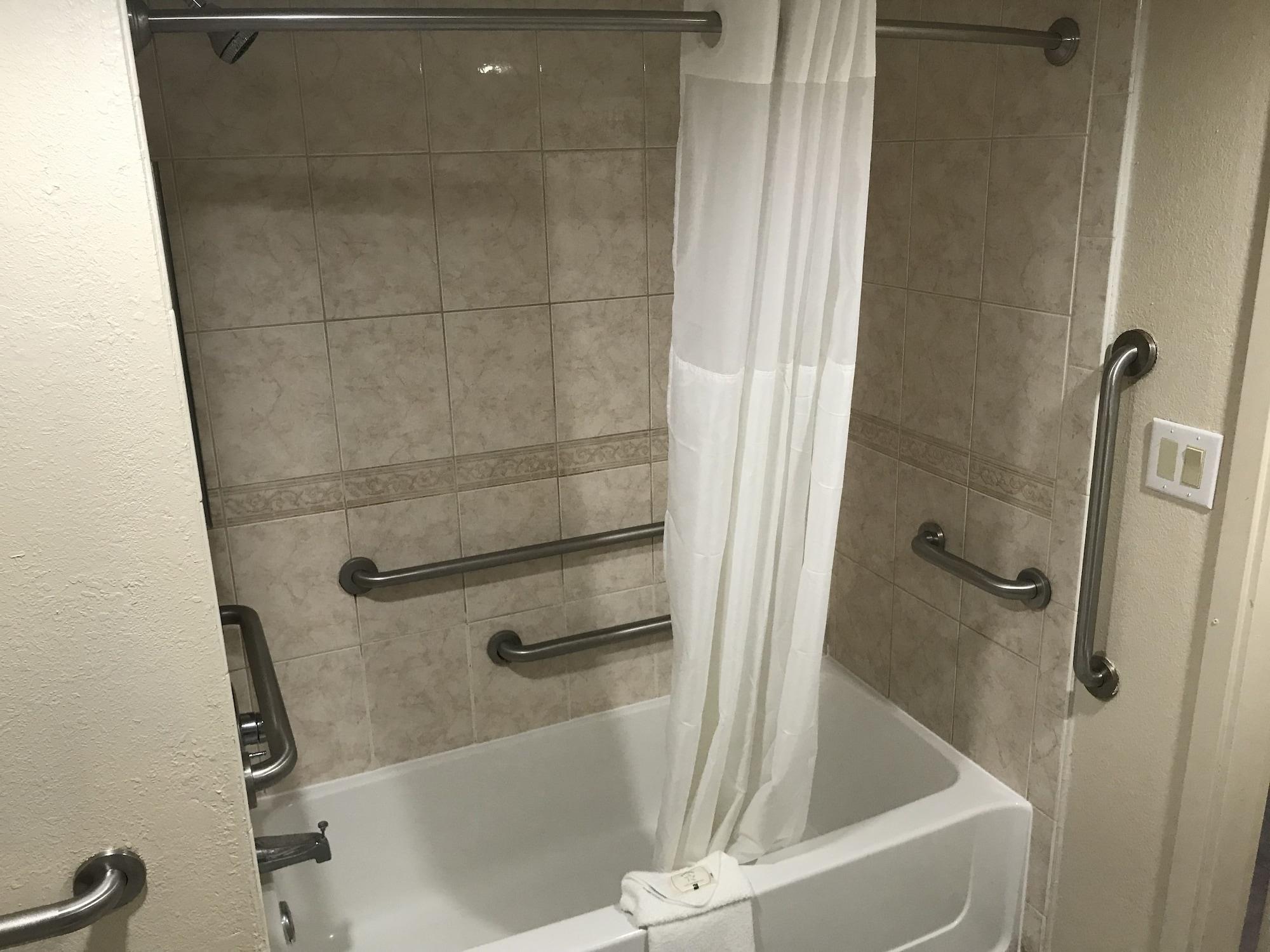 Quality Inn And Conference Center Ричмонд Экстерьер фото